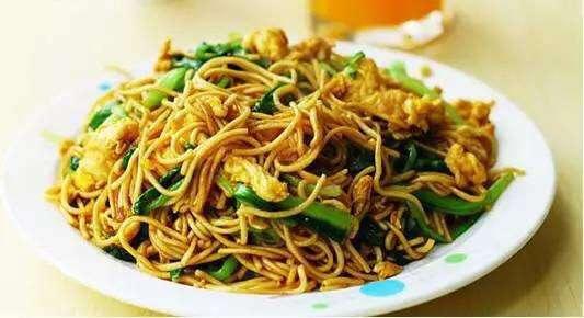 适量绿豆芽适量生抽一勺蚝油2勺孜然粉多一点炒面的做法面条煮熟捞起