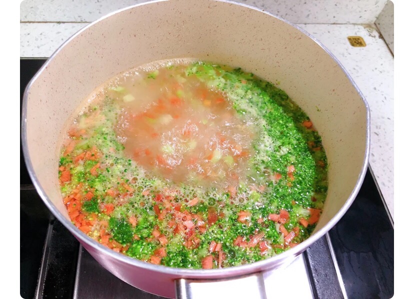 宝宝辅食【蔬菜鸡蛋饼 】月龄：10m+的做法 步骤2