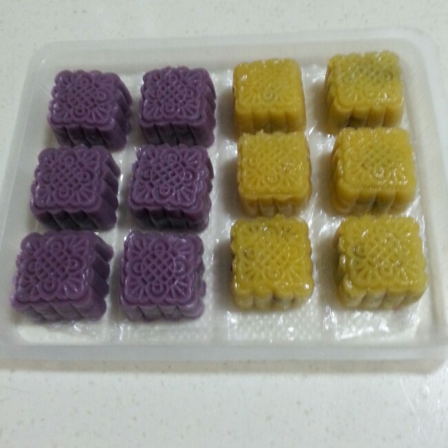 紫薯冰皮月饼