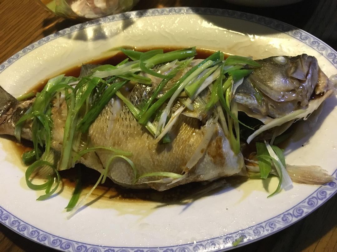 清蒸鲈鱼