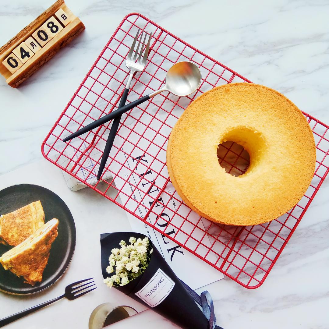 【大羊】新手入门向——零失败的戚风蛋糕，分分钟让你不再被“气疯”（方子适用于6寸中空模）内附每一步的操作步骤及注意事项