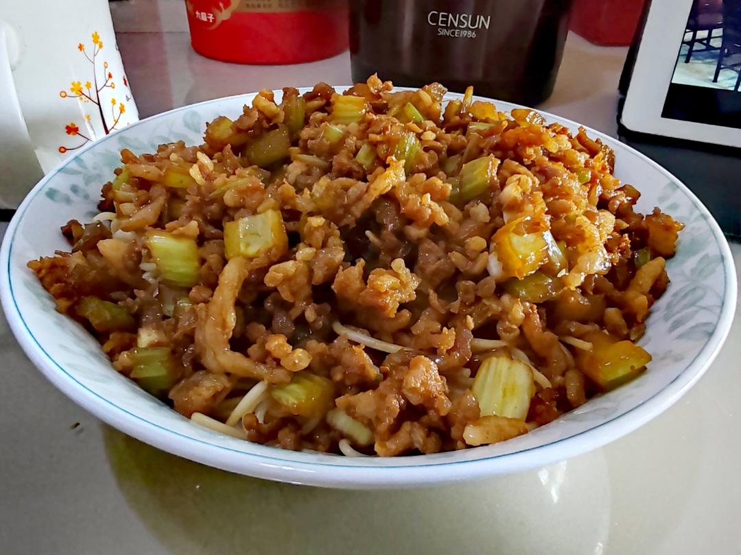 下饭菜：肉末芹菜