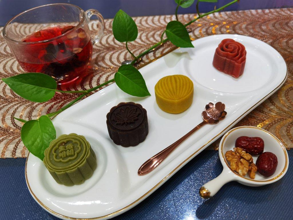 三色冰皮月饼