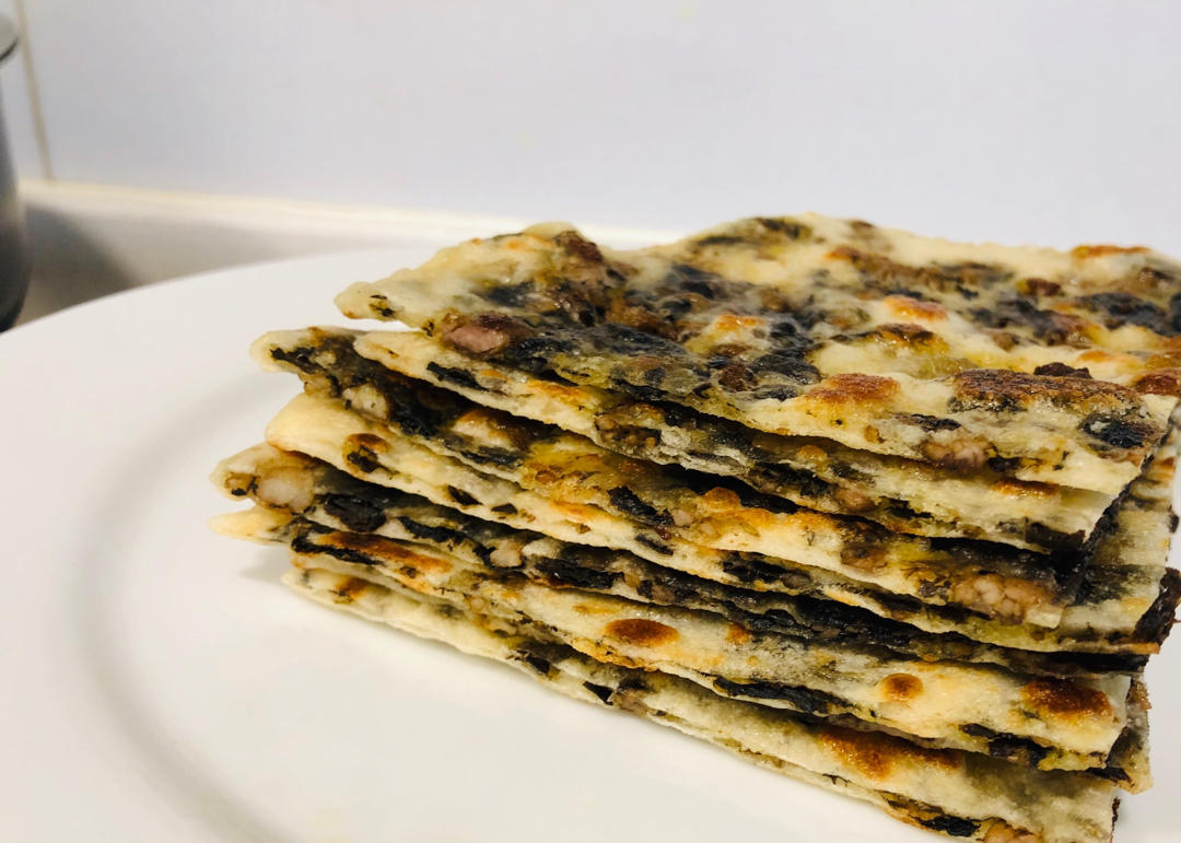 又薄又脆的梅干菜饼
