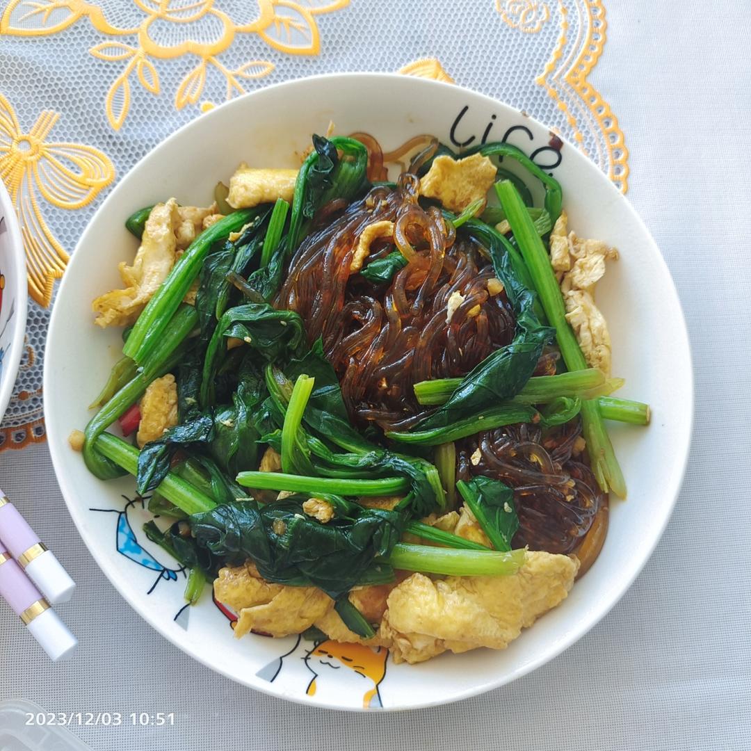 吕小厨菠菜炒粉条