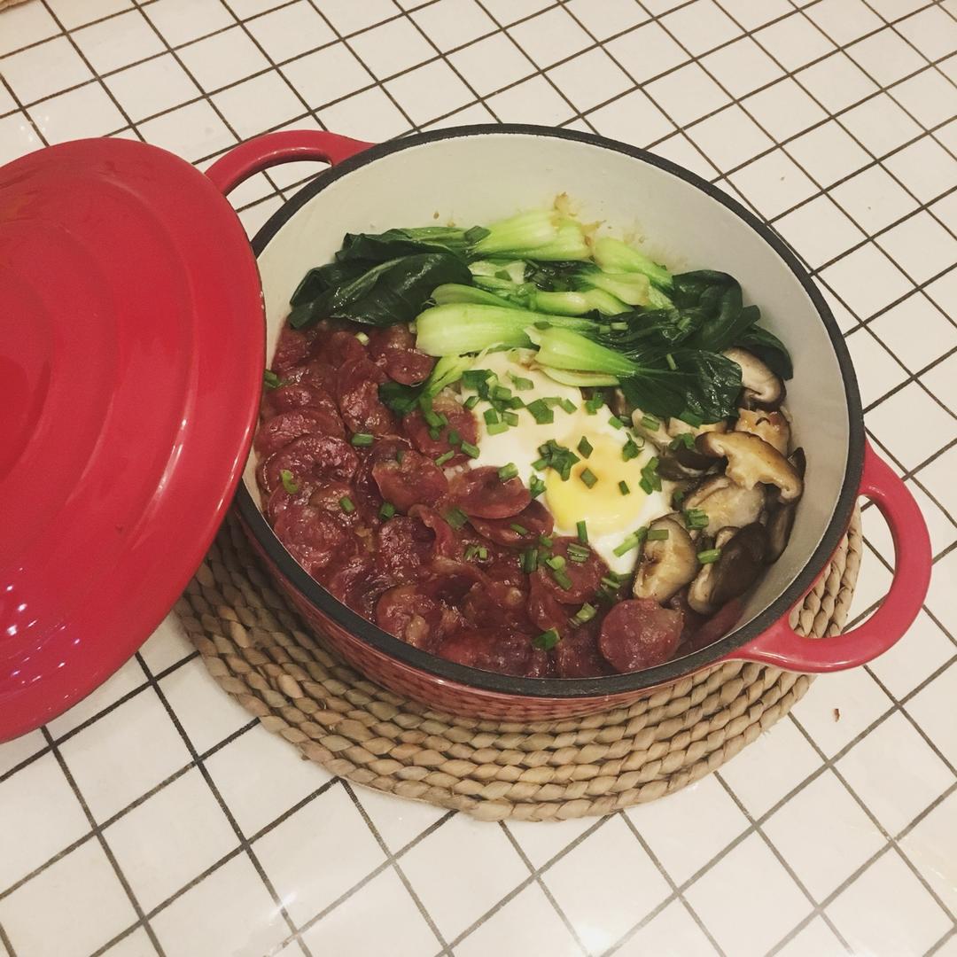 广式腊味煲仔饭