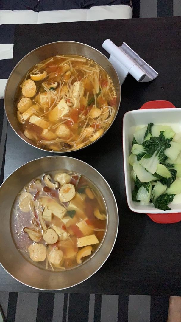 蔬菜汤/超鲜美西红柿蘑菇豆腐汤