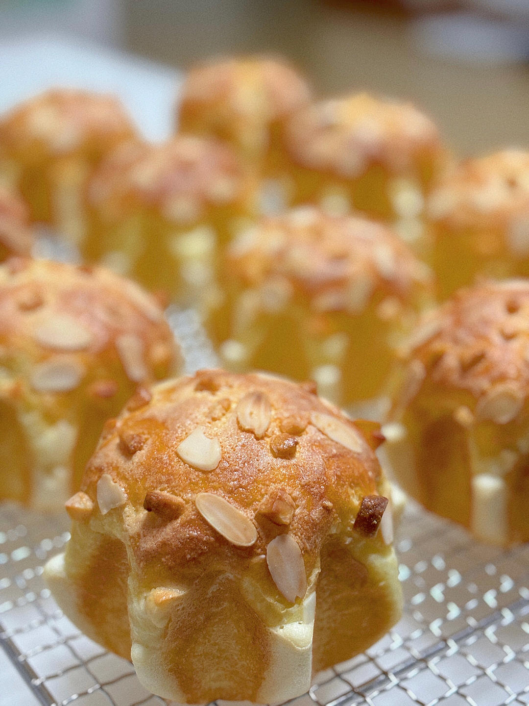 香香软软的杏仁核桃小包子