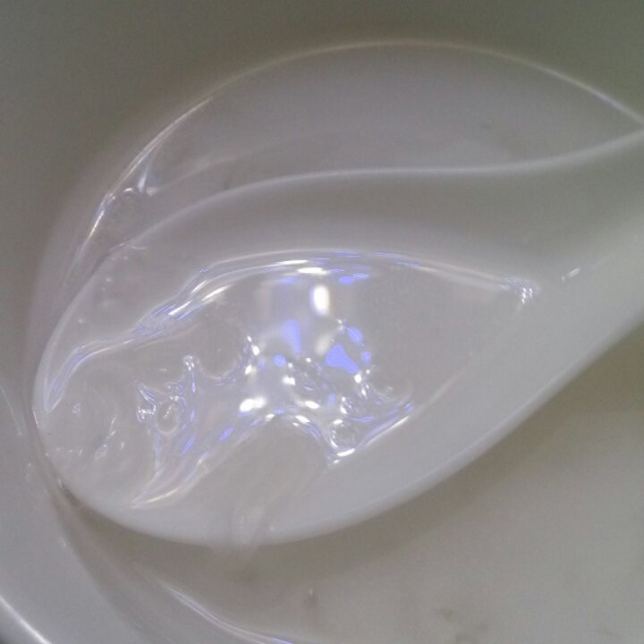 小妮子在厨房各种瞎折腾