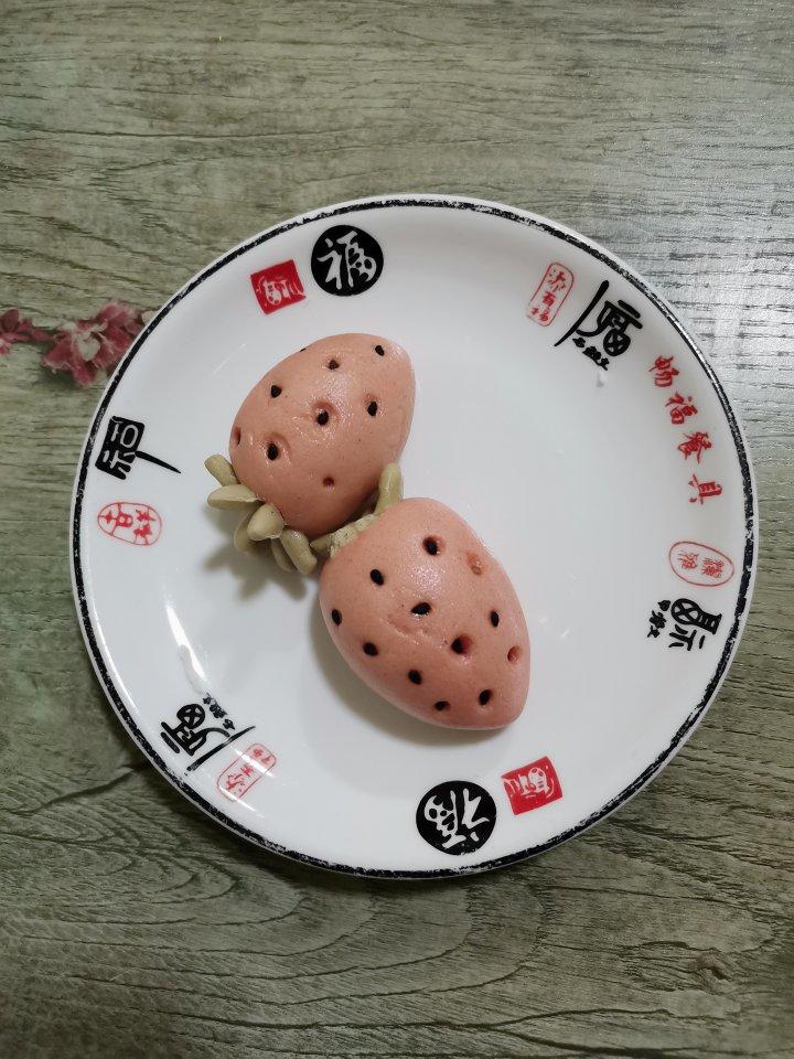 可爱到爆表的草莓馒头