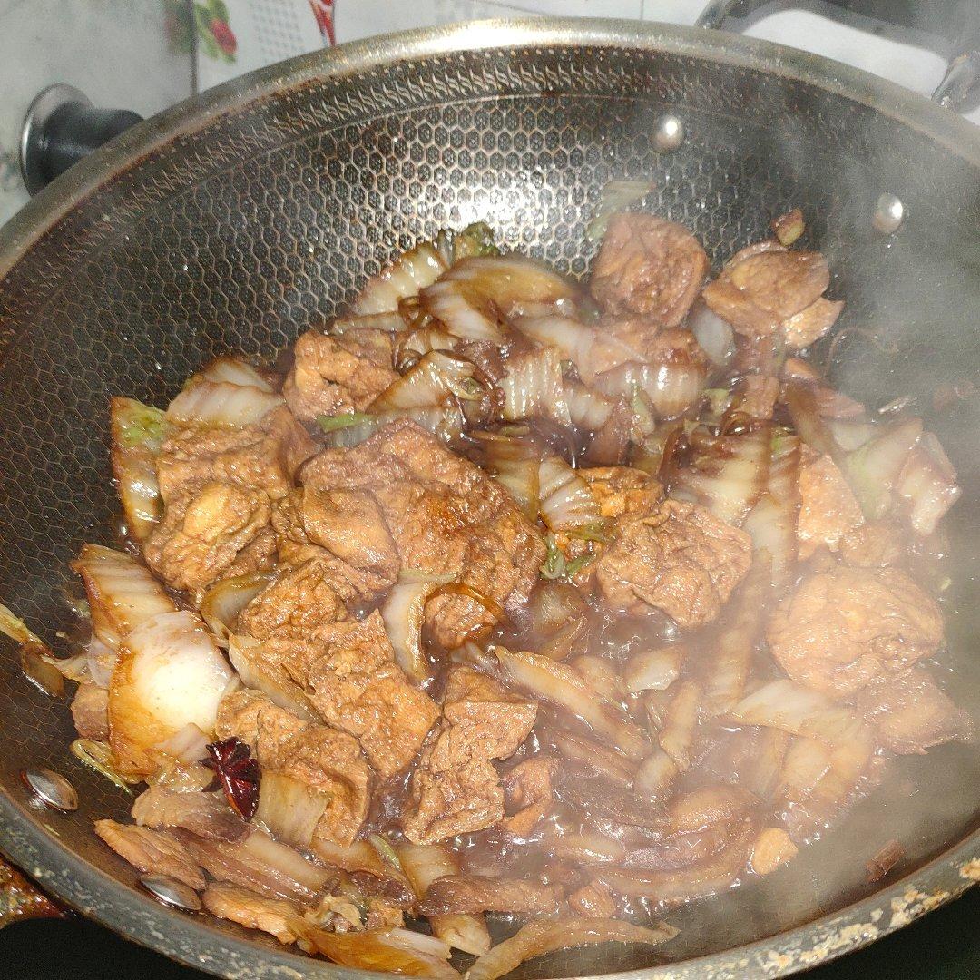 家常白菜炖粉条加豆腐泡