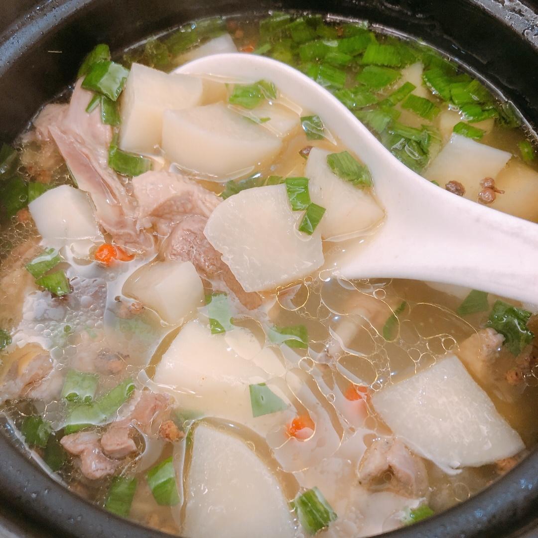 冬天的温暖：酸萝卜老鸭汤