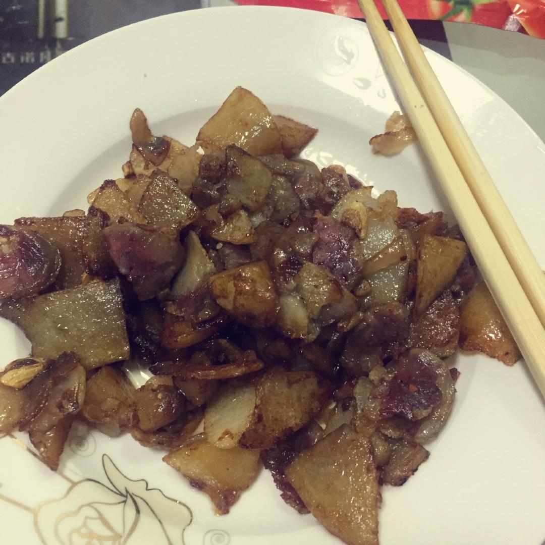 超下饭 腊肠炒土豆