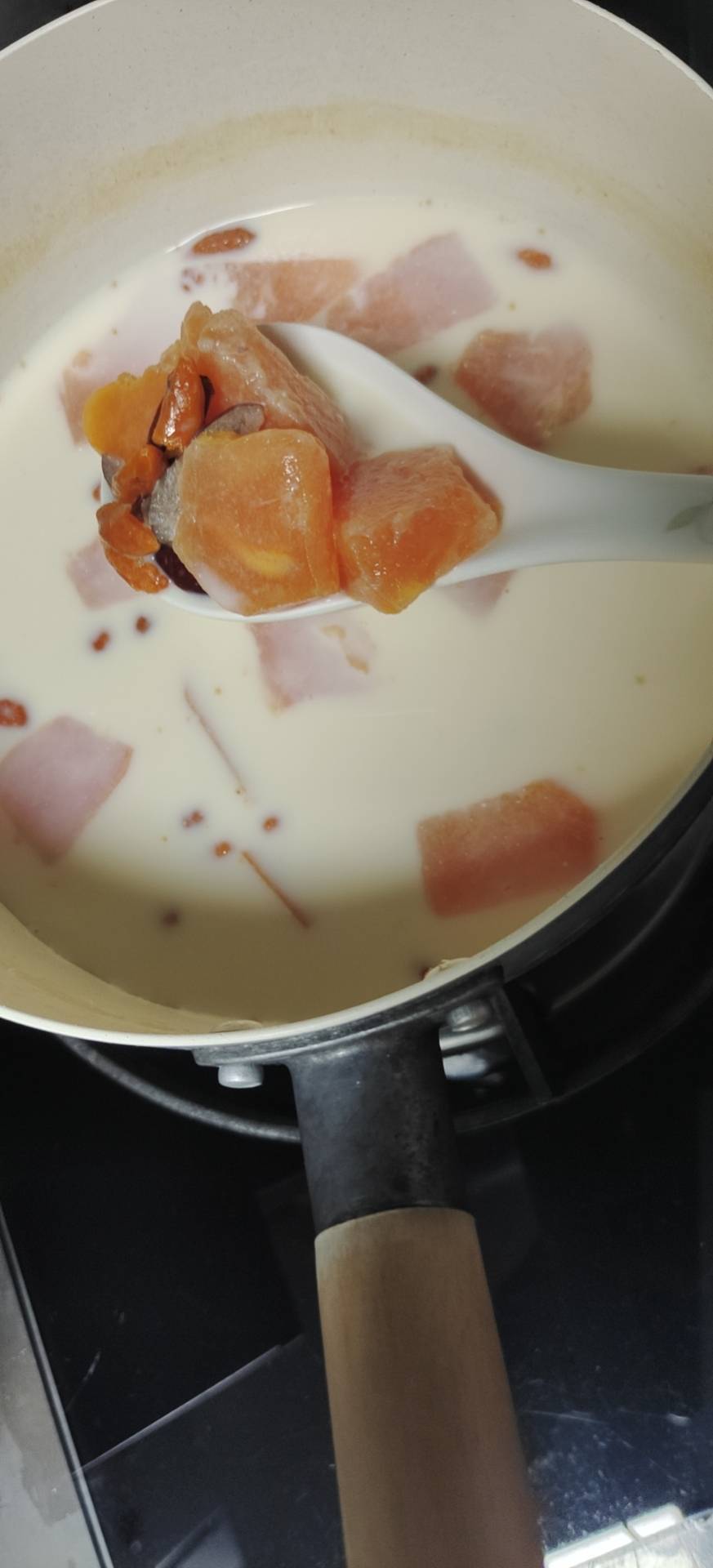 自制木瓜炖牛奶| 滋补养颜能喝出来牛奶肌哦