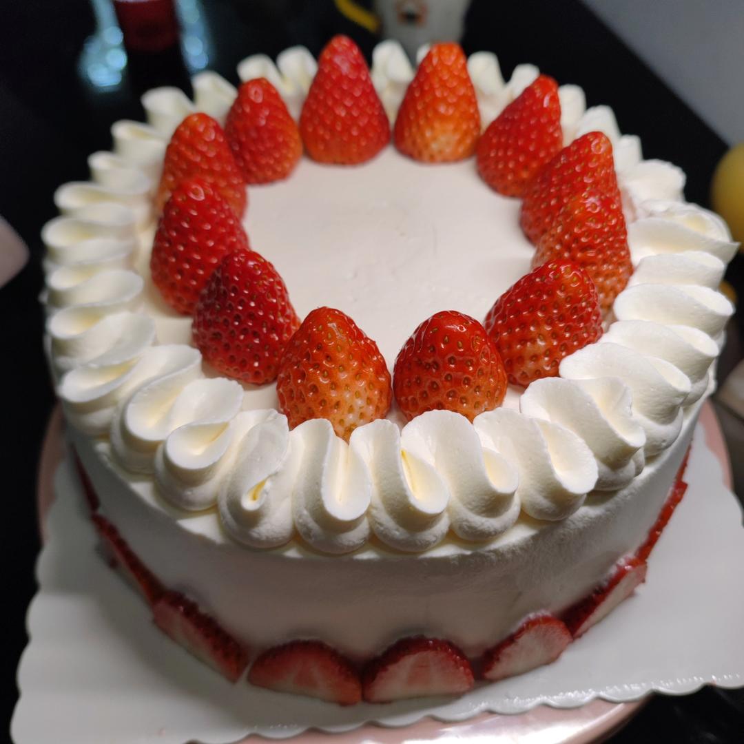 奶油生日蛋糕