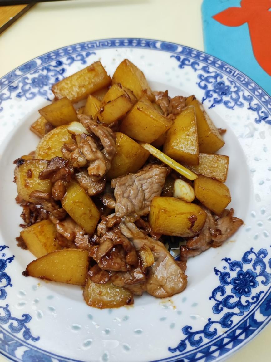 土豆炒肉的做法