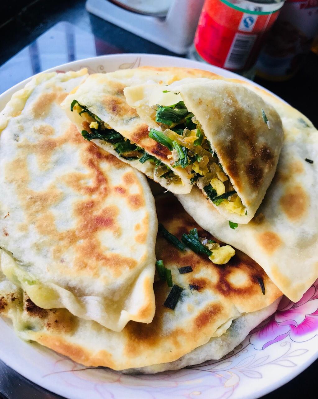 小黑米的妈咪做的韭菜鸡蛋盒子