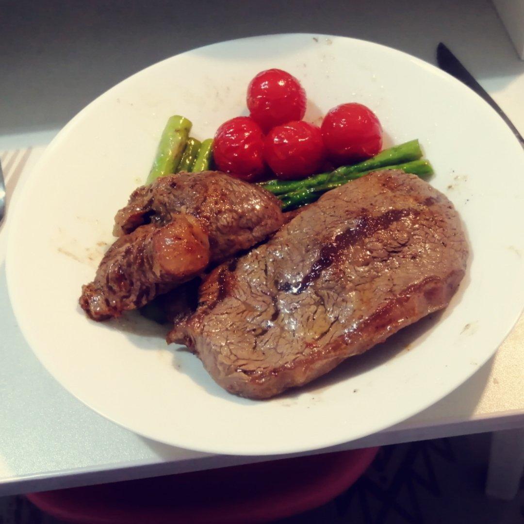 好吃到哭的煎牛排
