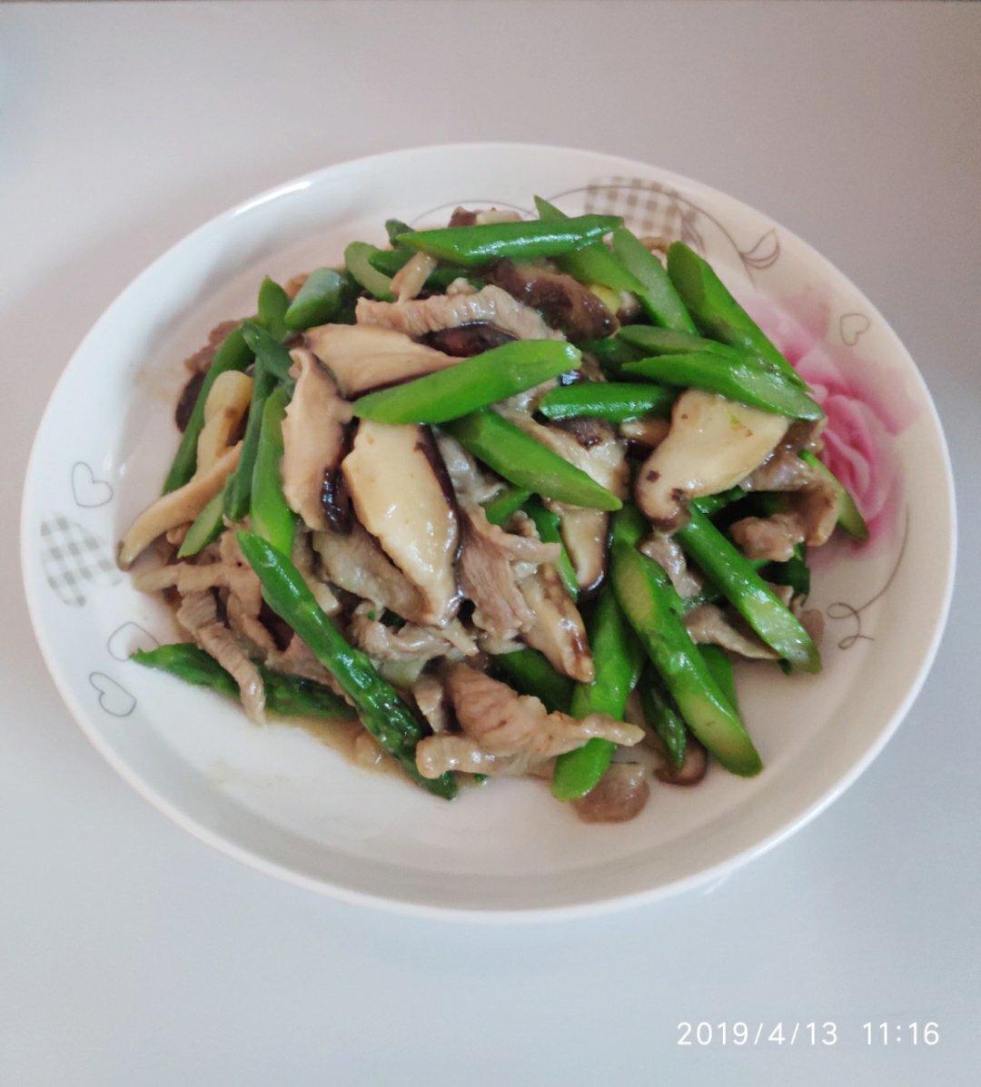 香菇芦笋小炒肉