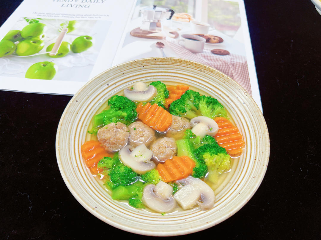 快手火腿豆荚肉丸蛋花汤