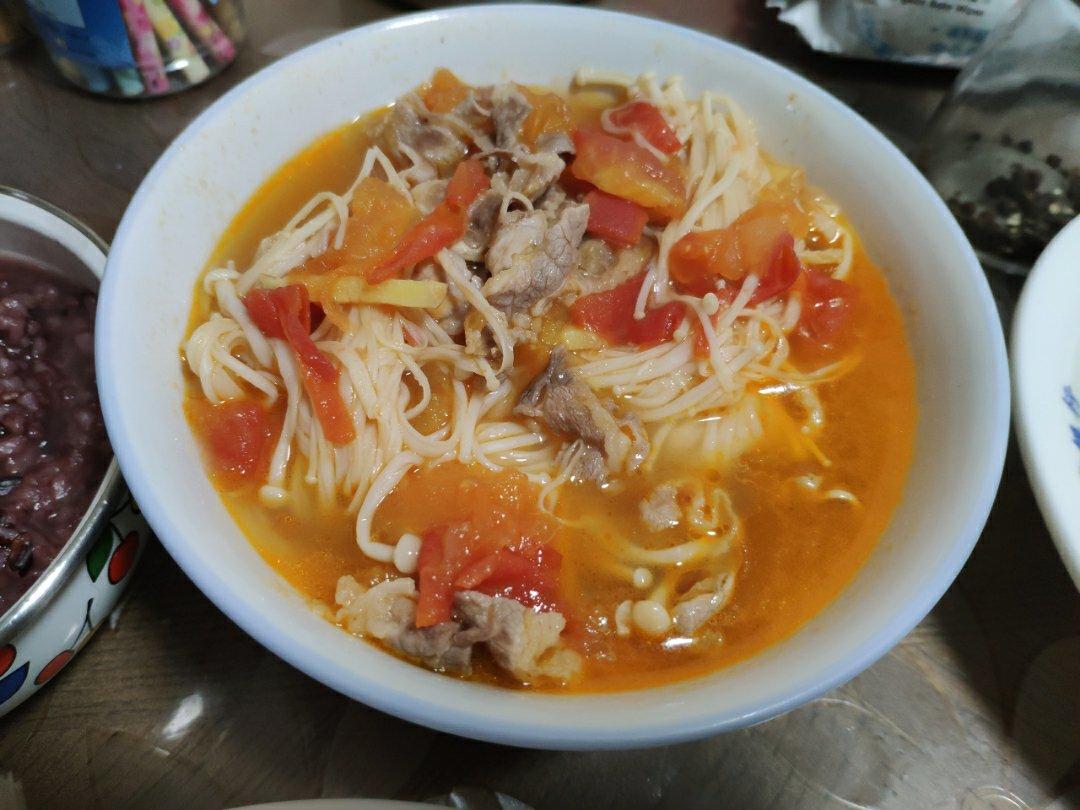 金针菇肥牛番茄锅