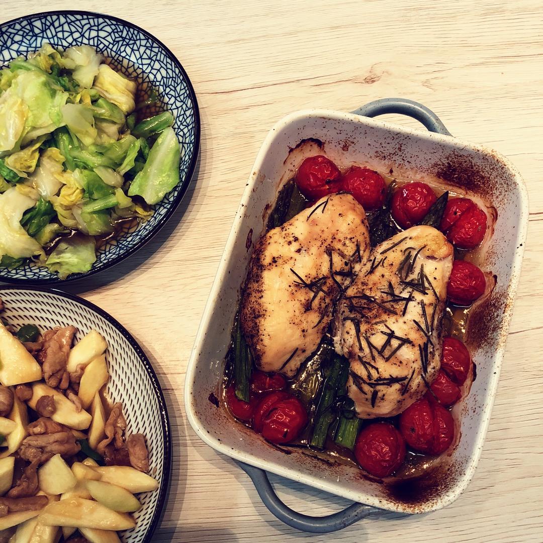 【Jamie Oliver】烤鸡胸伴芦笋番茄