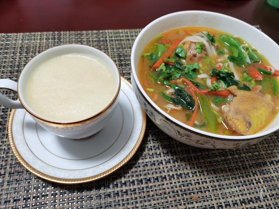番茄鸡汤面