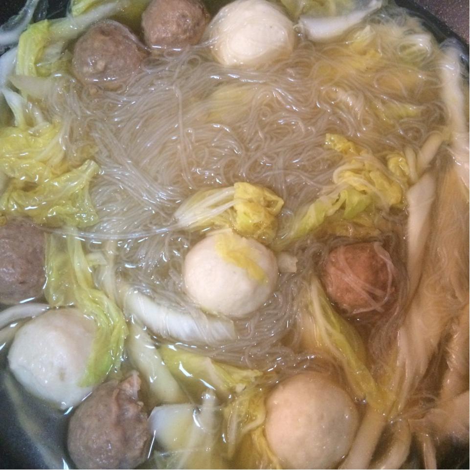 砂锅白菜鱼丸粉丝汤