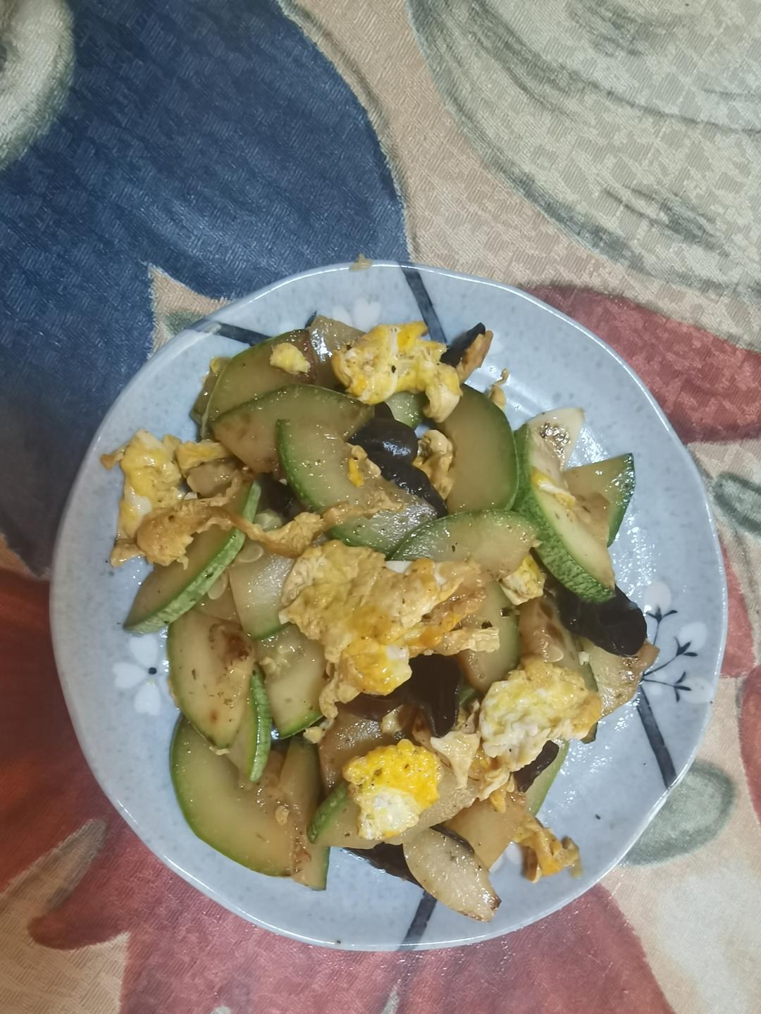 西葫芦木耳炒蛋