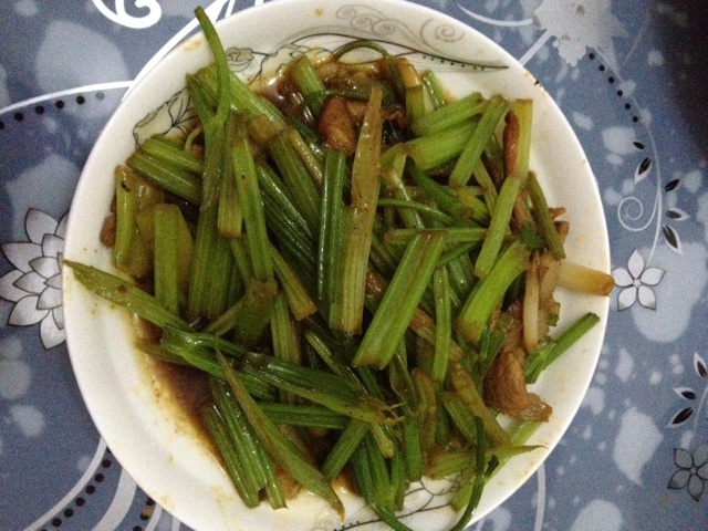 芹菜肉丝