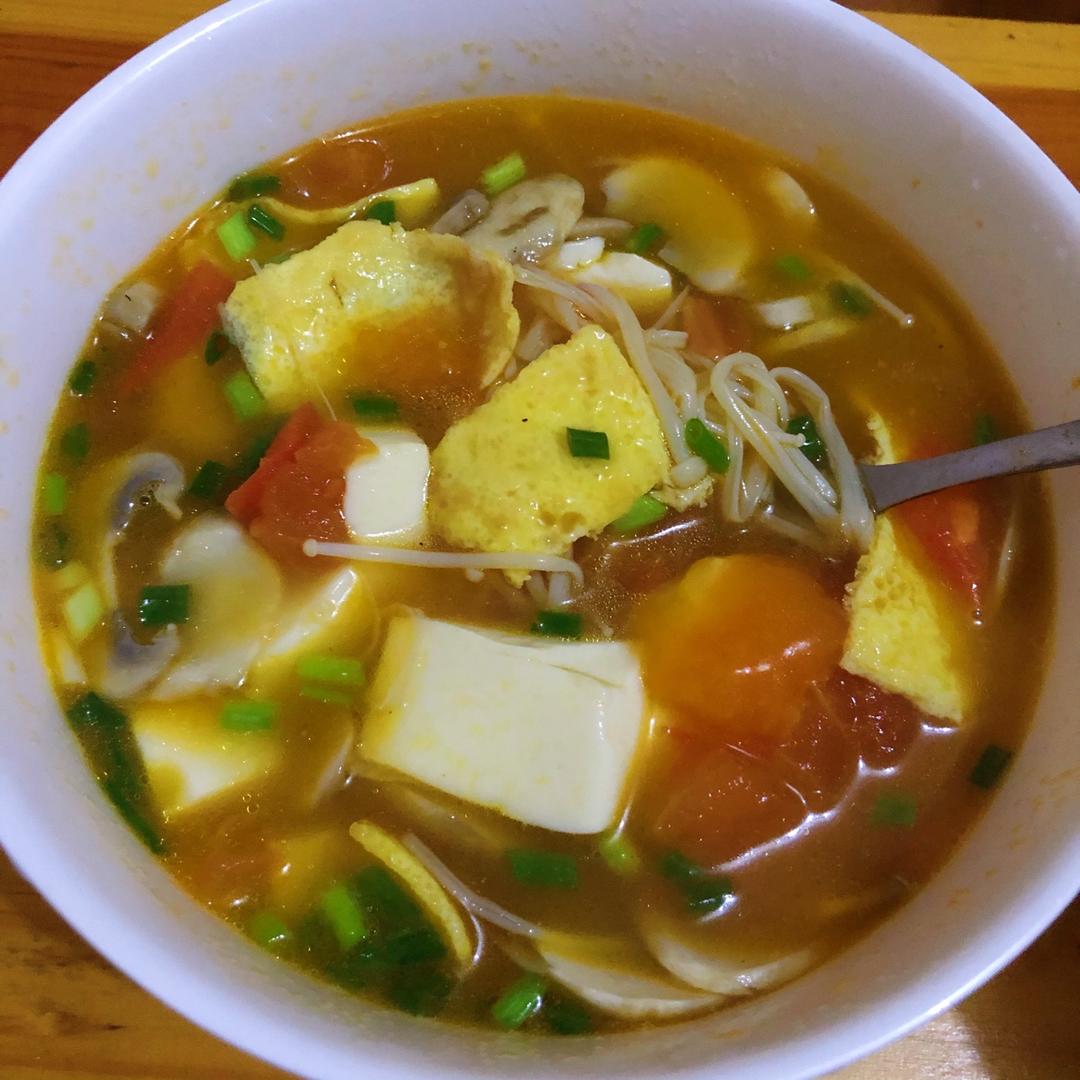 西红柿菌菇豆腐汤
