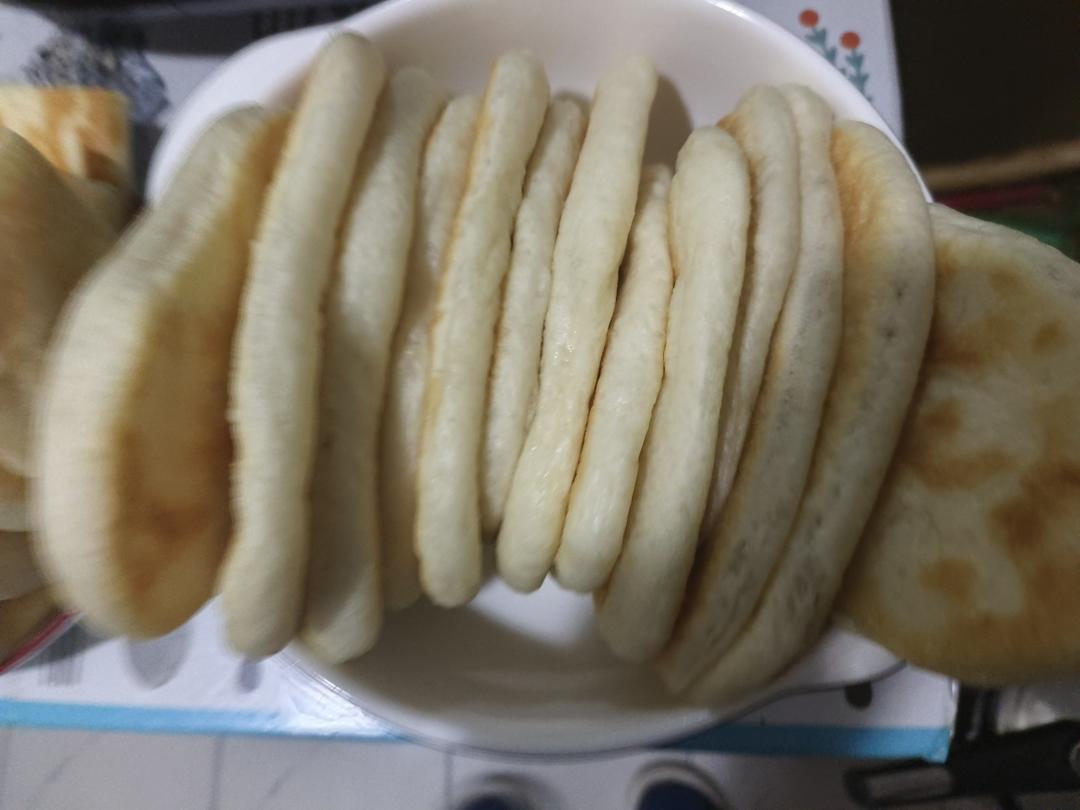 蓬松暄软「发面口袋饼」的做法，万物皆可夹！