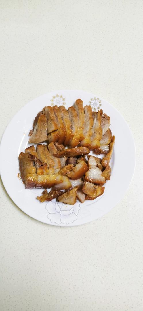 不用烤箱
不用叉烧酱
懒人版电饭锅叉烧