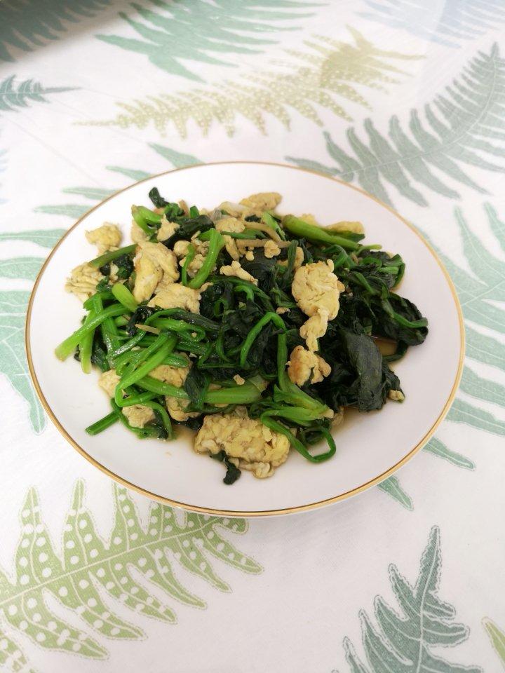 菠菜炒鸡蛋