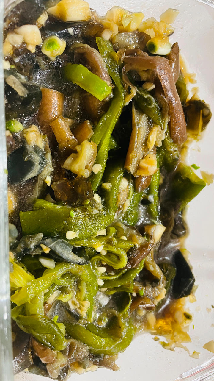 擂辣椒皮蛋茄子