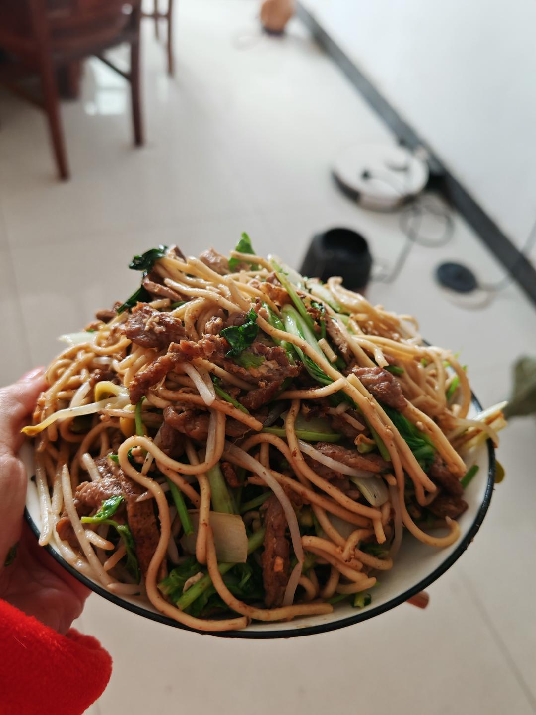 好吃快手！夜市牛肉炒面