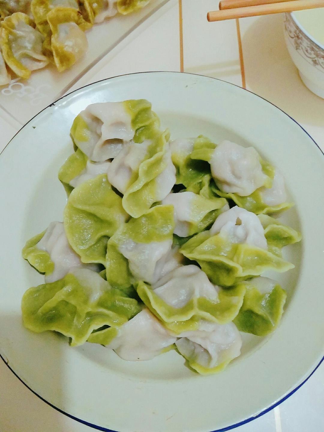 翡翠白玉白菜饺子详细版（附翡翠白玉白菜饺子包法，翡翠白玉饺子皮两种制法，面包机和面，翡翠白玉烧卖，各种馅料搭配）