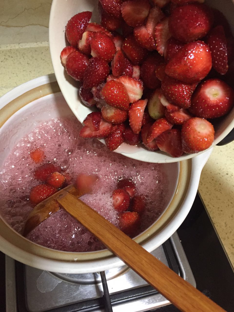 草莓季的草莓酱的做法 步骤10
