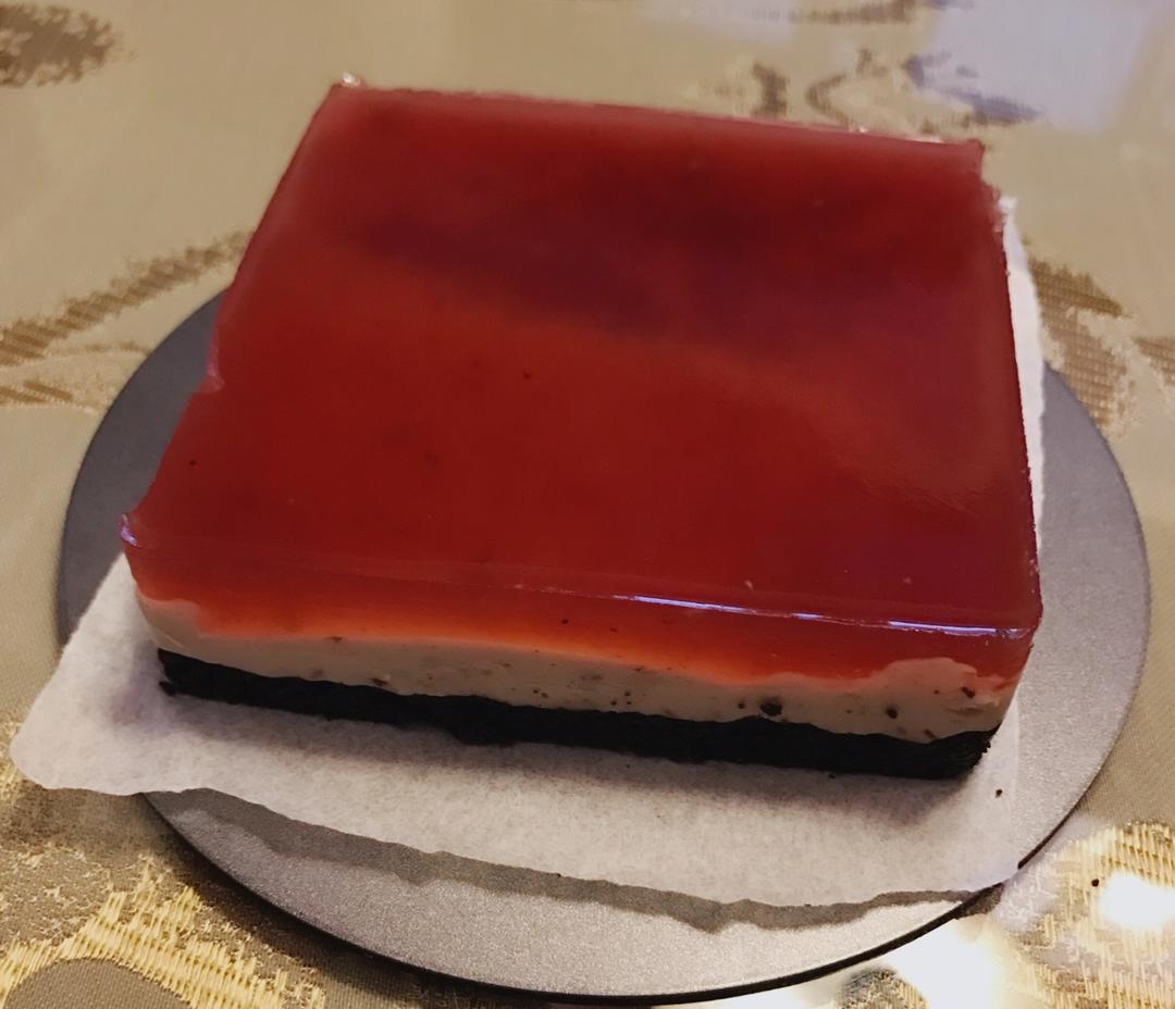 覆盆子果酱乳酪慕斯蛋糕