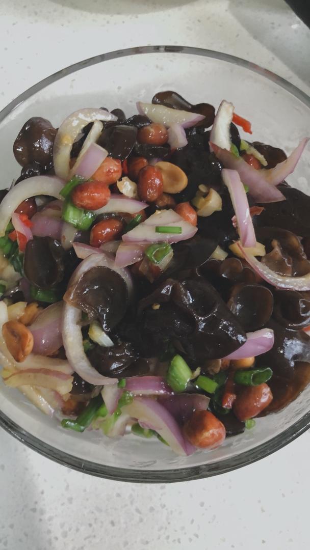 凉拌洋葱木耳–通血管开胃快手凉菜