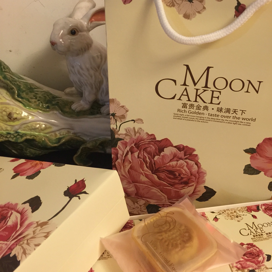 广式月饼—蛋黄莲蓉月饼