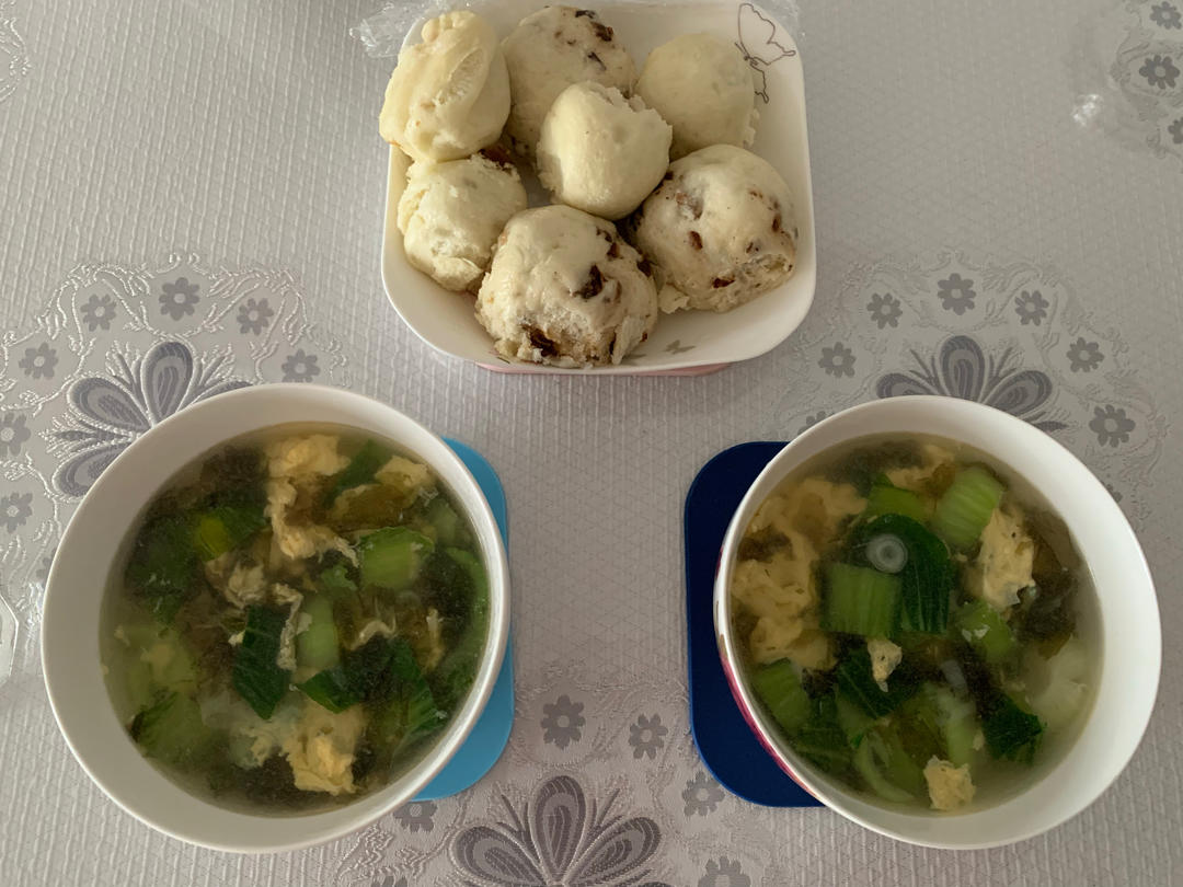 一屋，二人，三餐，四季