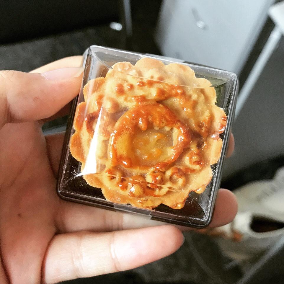 广式月饼——蛋黄莲蓉月饼