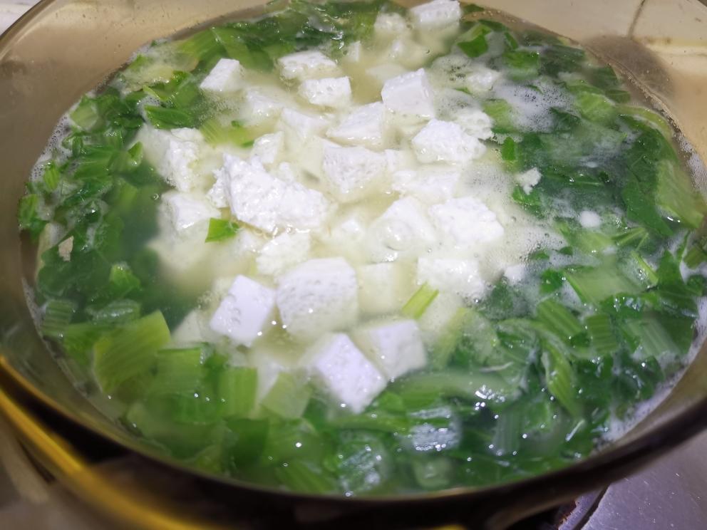 咸蛋白青菜汤