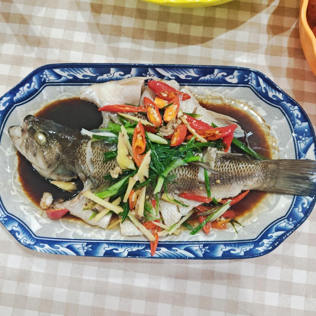 10分钟做 清蒸鲈鱼 （附切鱼图解）