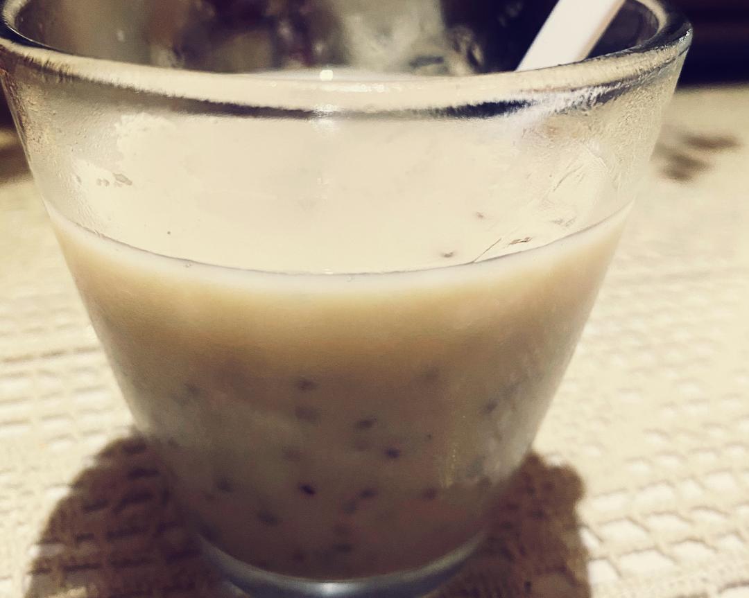 自制超简约奇亚籽奶茶的做法