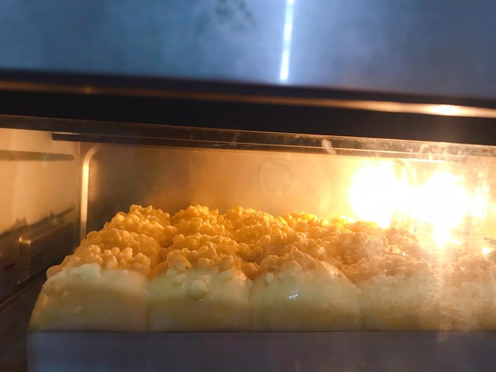 满满的幸福---椰蓉蜜豆小餐包