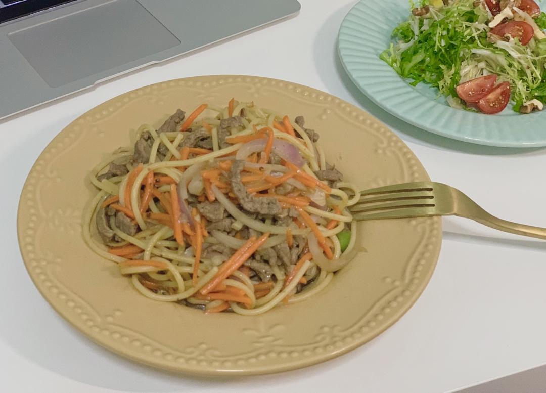 黑椒牛肉炒意大利面