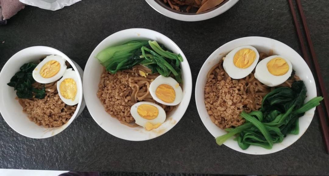 黄小厨的葱油面