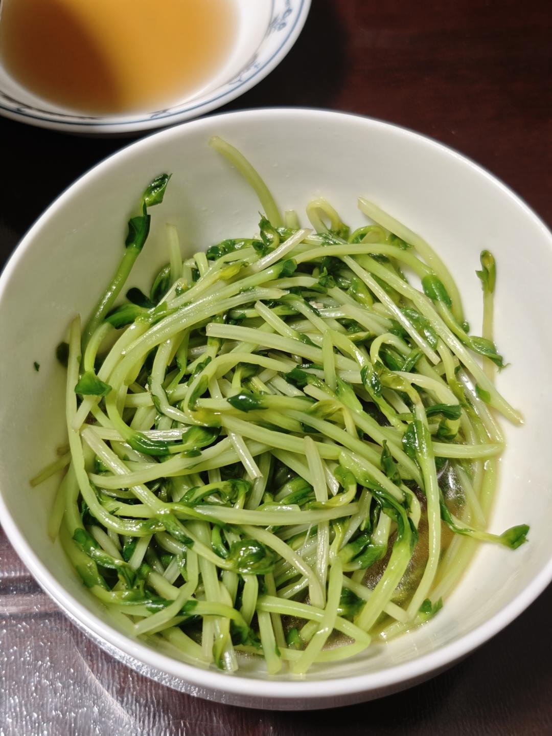 清新豌豆苗